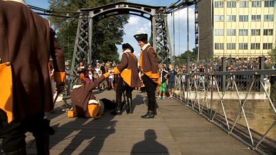 Święto Mostu i Żeliwa: Bitwa i wspomnień czar 